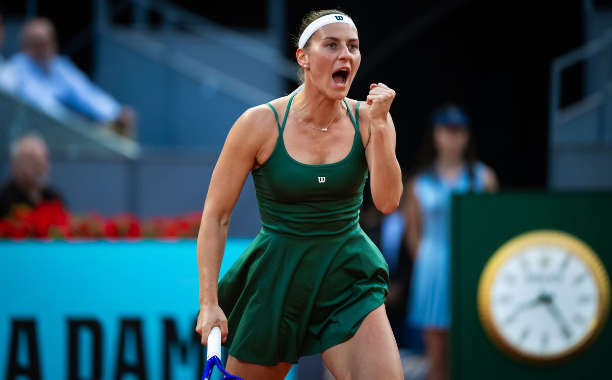 marta kostyuk green dress Love Match: Marta Kostyuk