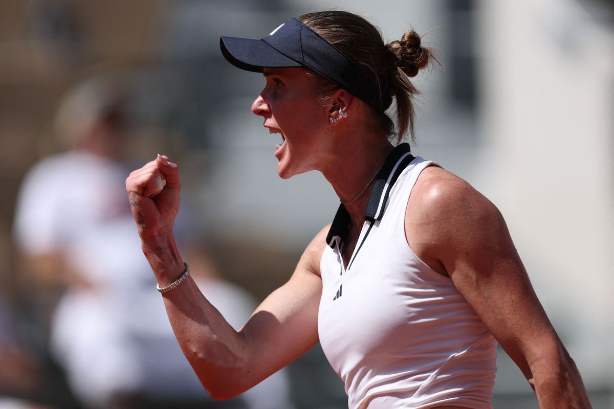 Elina Svitolina reacts during her French Open match against Anna Bondar