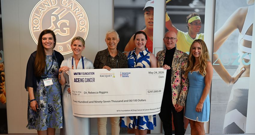 Photo Caption_Dr. Jennifer Karlow,_Ann Austin,_Martina Navratilova,_Dr. Rachel Dittmar,_Rob Kinas_Alexis Wendl