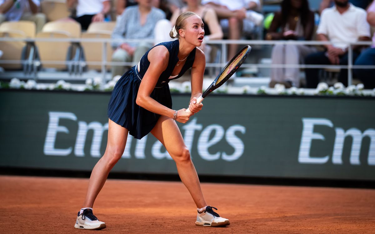 Anastasia Potapova celebrates at Roland Garros