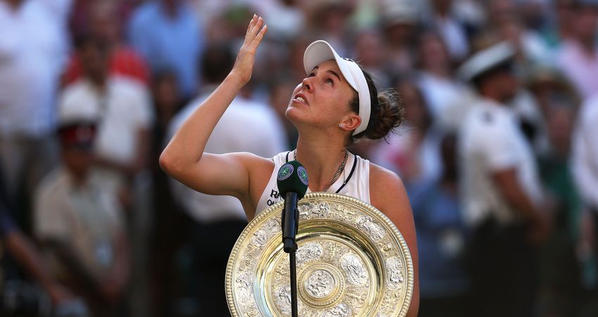 Linda Noskova, 2026 Wimbledon trophy speech (Getty)