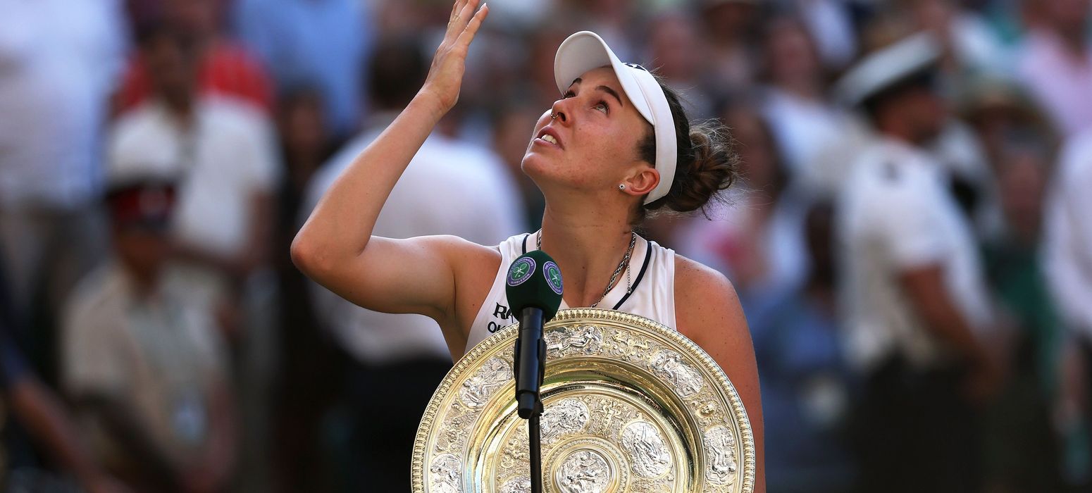 Linda Noskova, 2026 Wimbledon trophy speech (Getty)