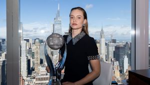 Elena Rybakina - Hero