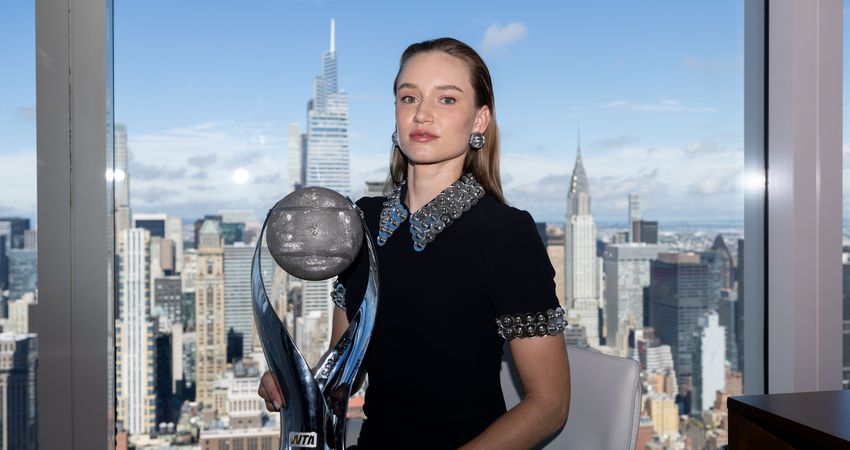 Elena Rybakina - Hero