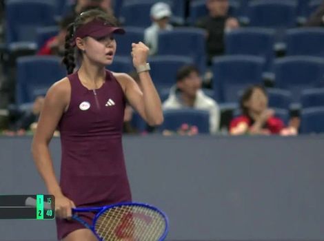 Hot shots_ Sun Xinran  16  thrills Beijing crowd with both power and touch