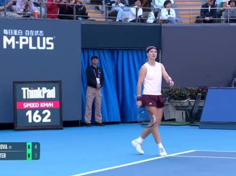 'Say what_!' Muchova pulls off 360-degree pickup and pass in Beijing