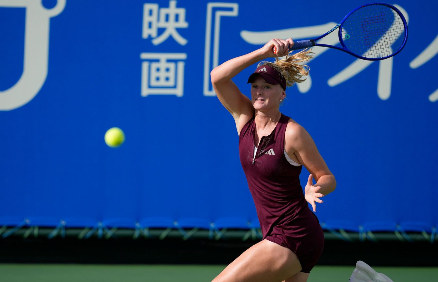 Ashlyn Krueger hitting a forehand during the 2026 Osaka semifinals