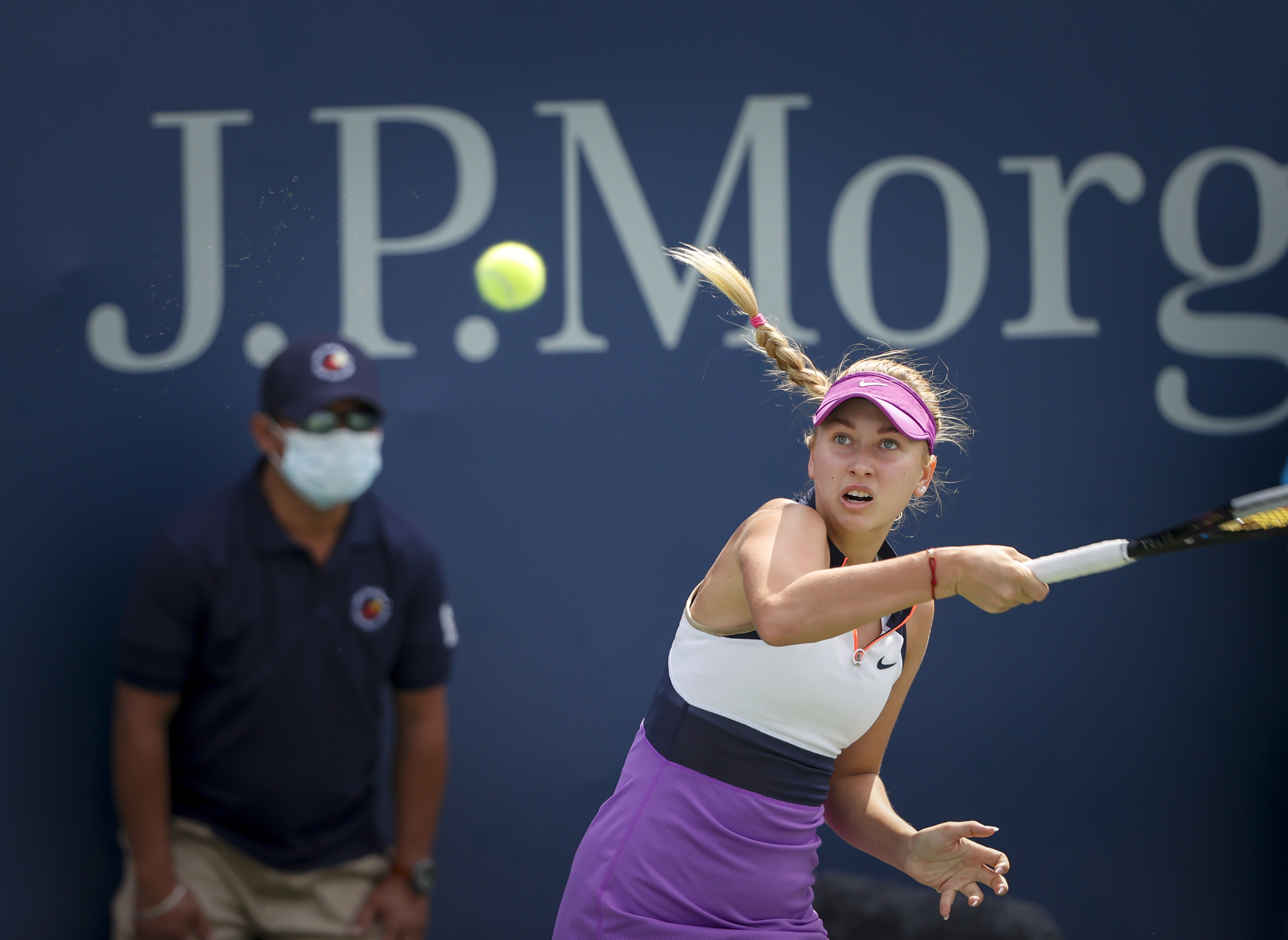 Dominant Start for Potapova