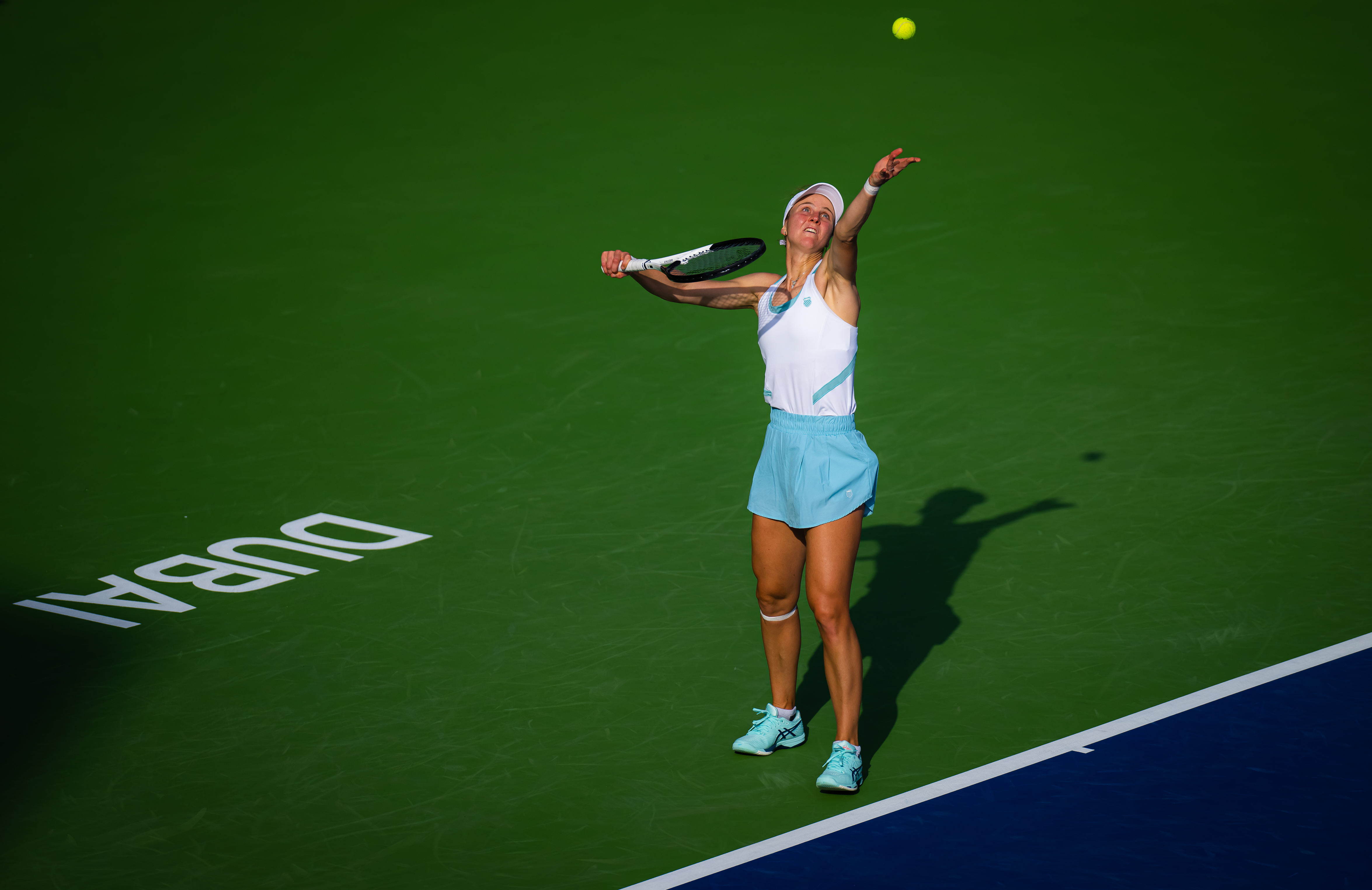 Samsonova outlasts Badosa in Dubai