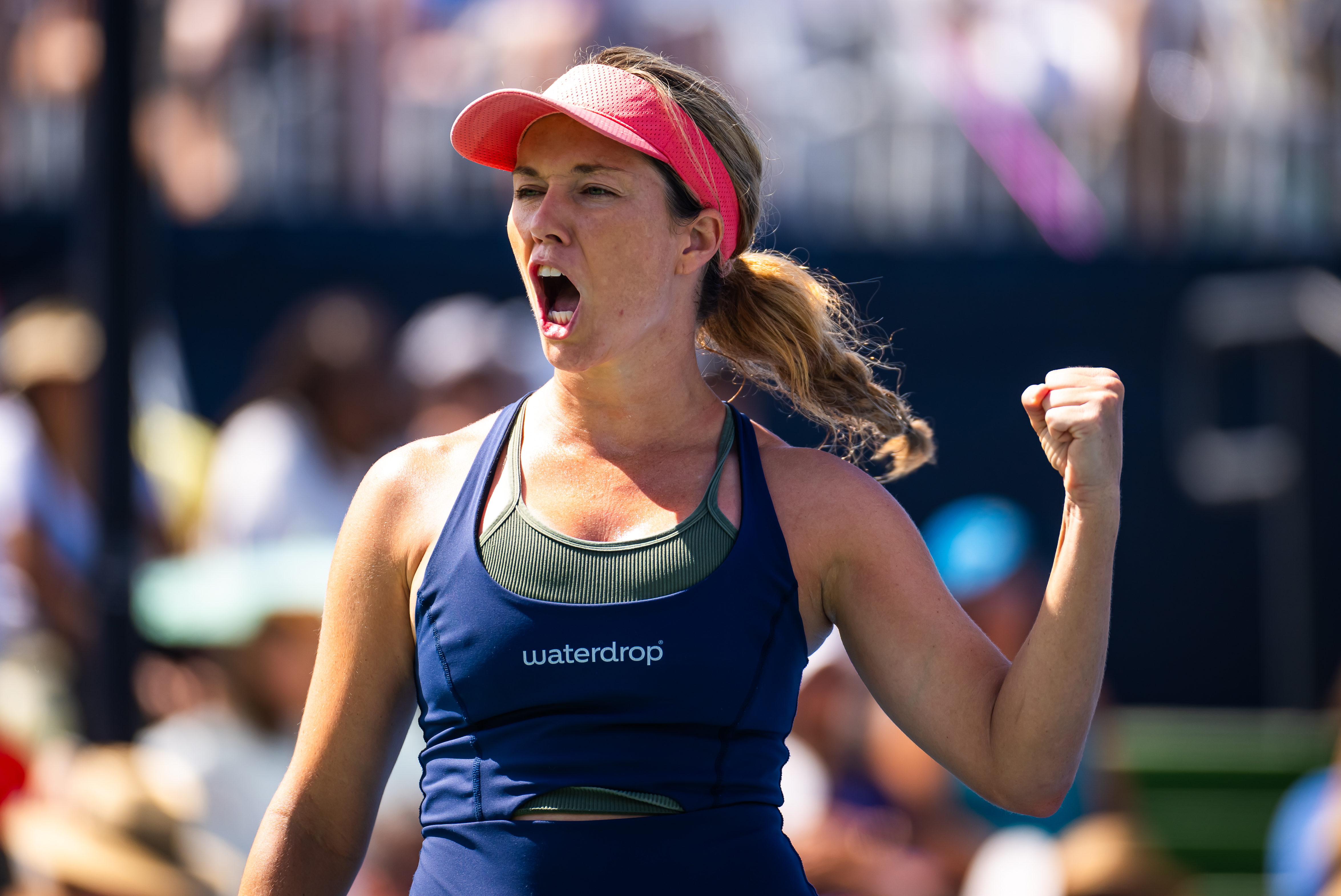 Collins hits match point hot shot to beat Garcia in San Diego