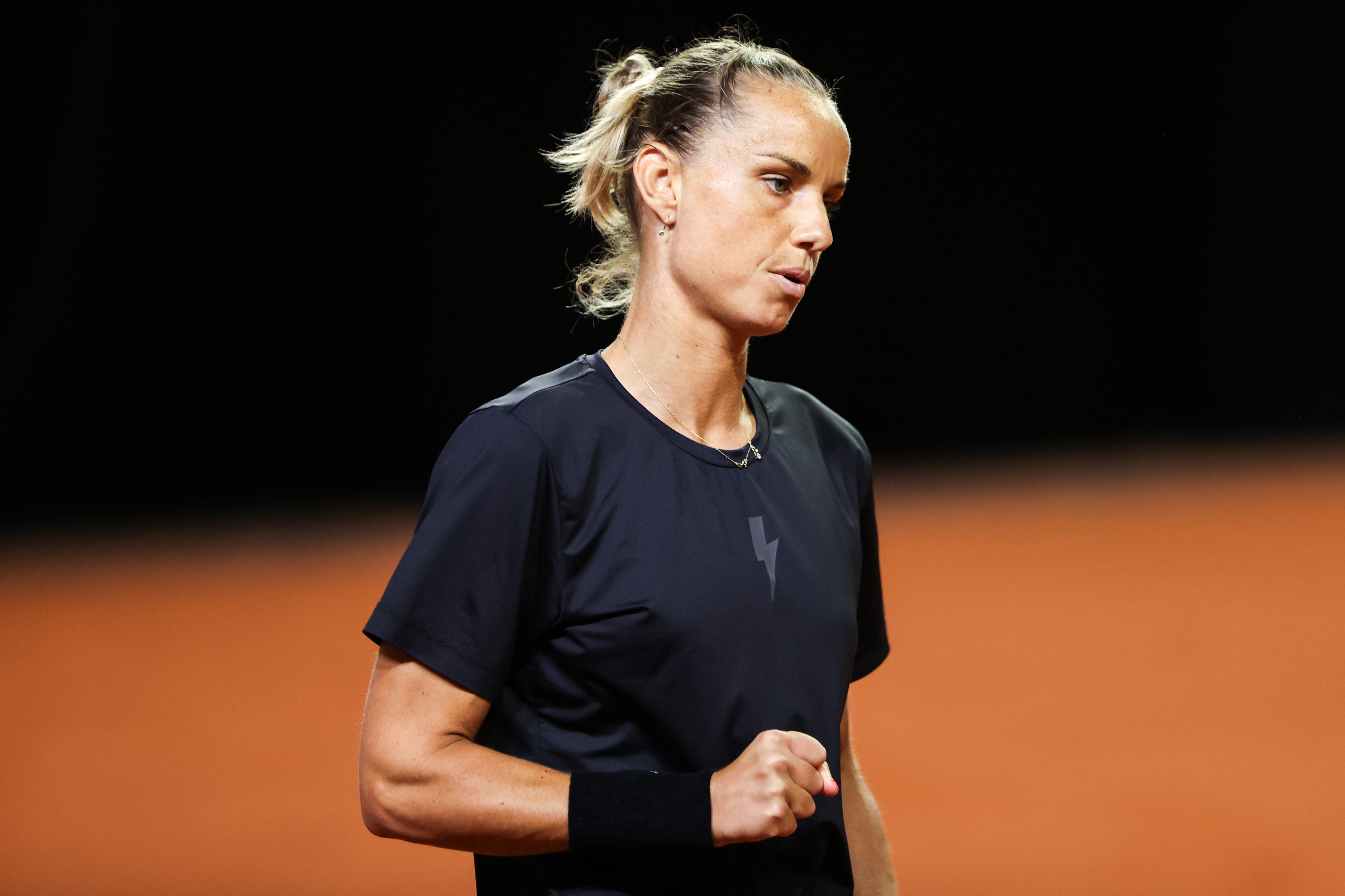 Rus eases past qualifier Montgomery in Rouen first round