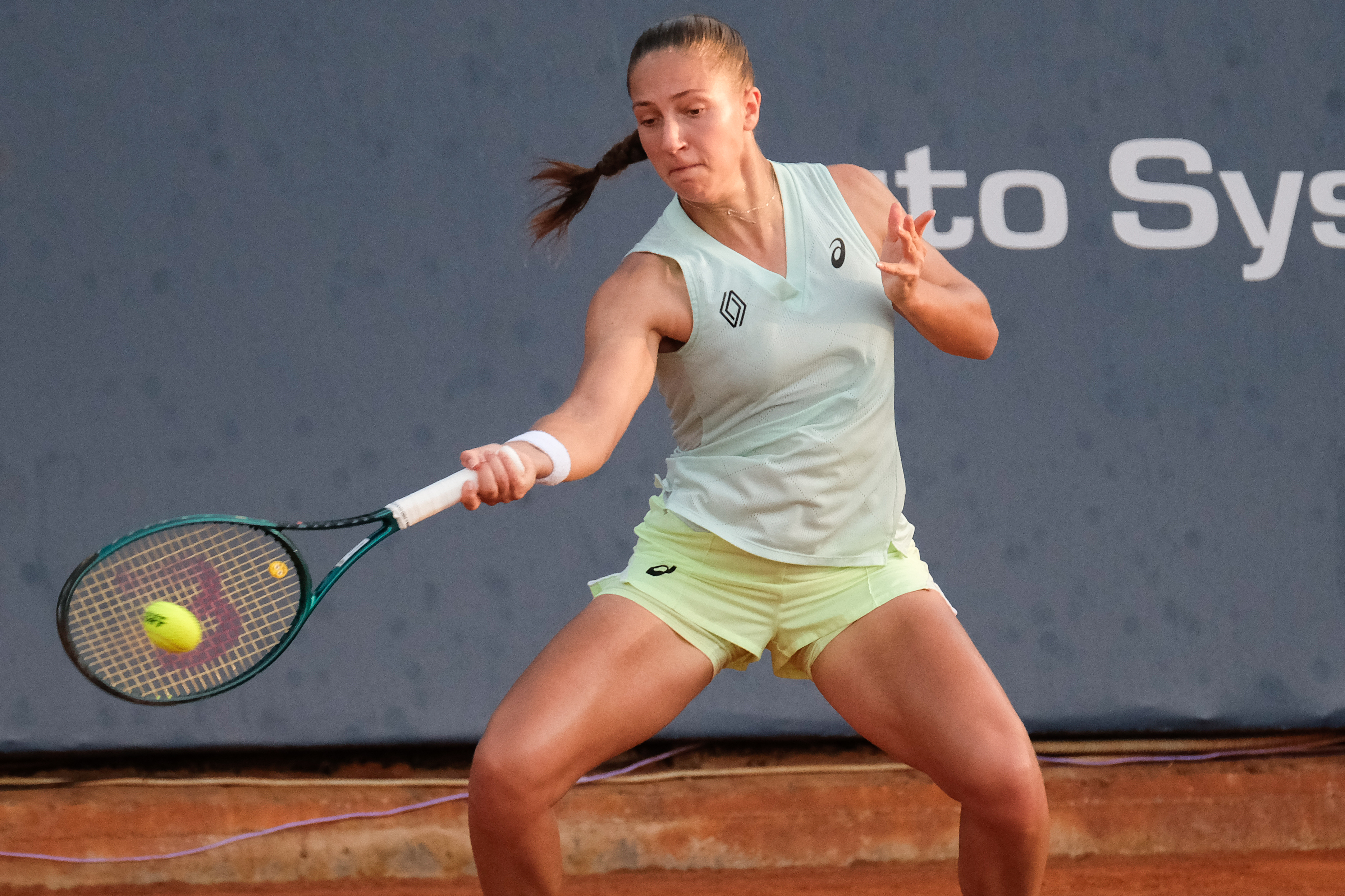 Parry R Parry comes from a set and a break down to deny Gadecki in Palermo