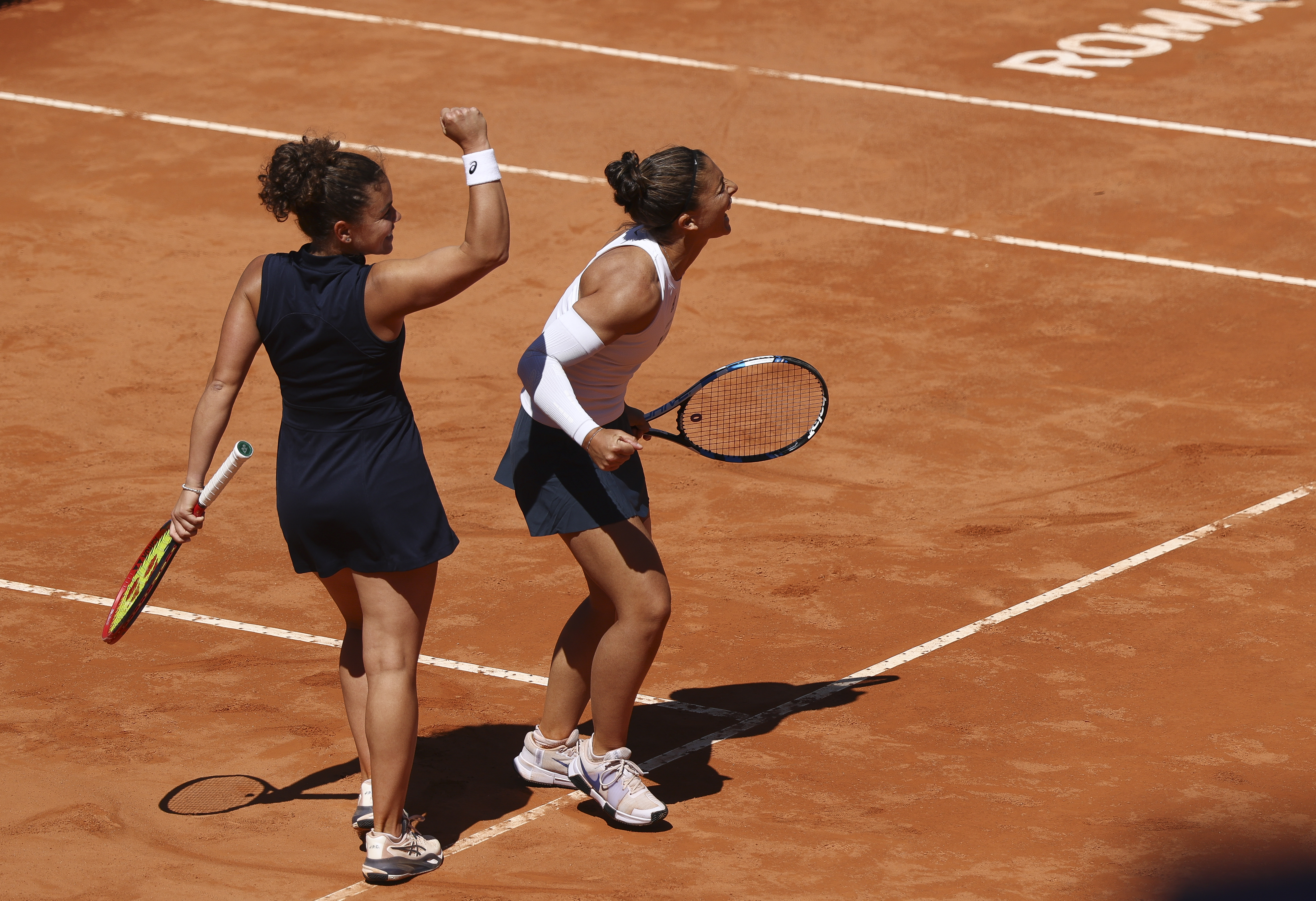 Defending champs Errani, Paolini top Andreeva, Shnaider in Rome semifinals 