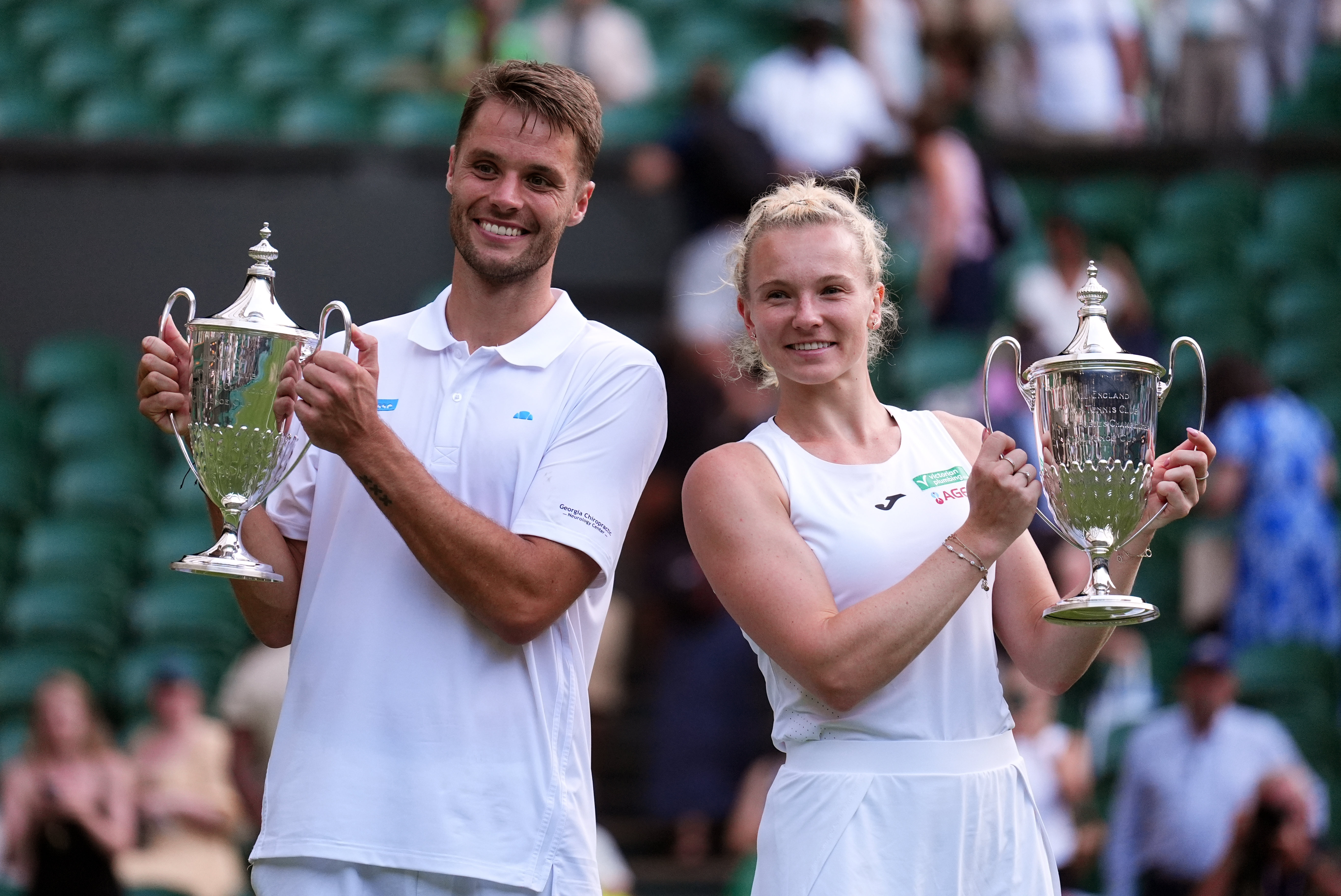 Siniakova、Verbeek Clinch最初のWimbledonでのスラム混合タイトル