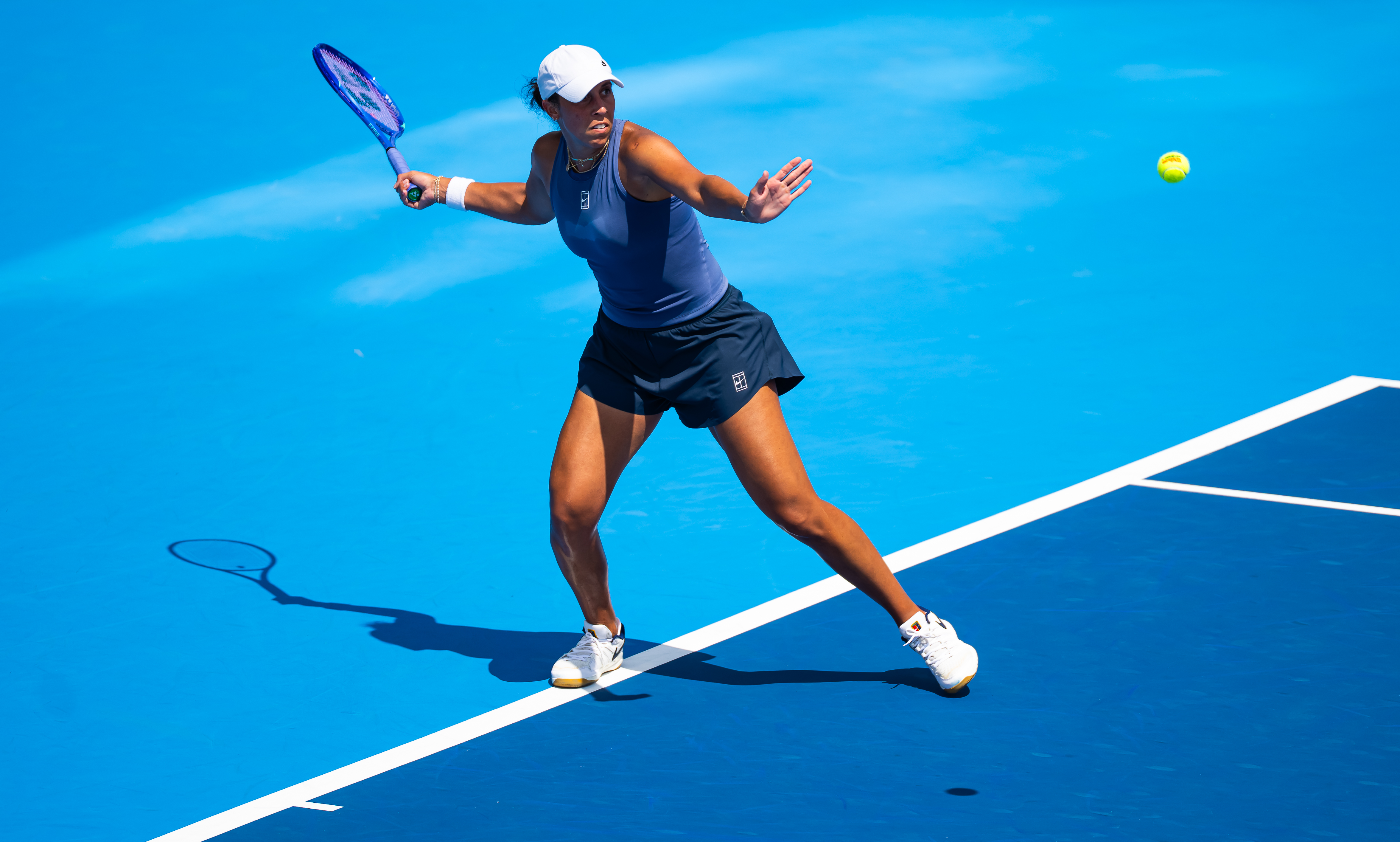 Keys rallies from a set down to survive Lys in third round round of Cincinnati
