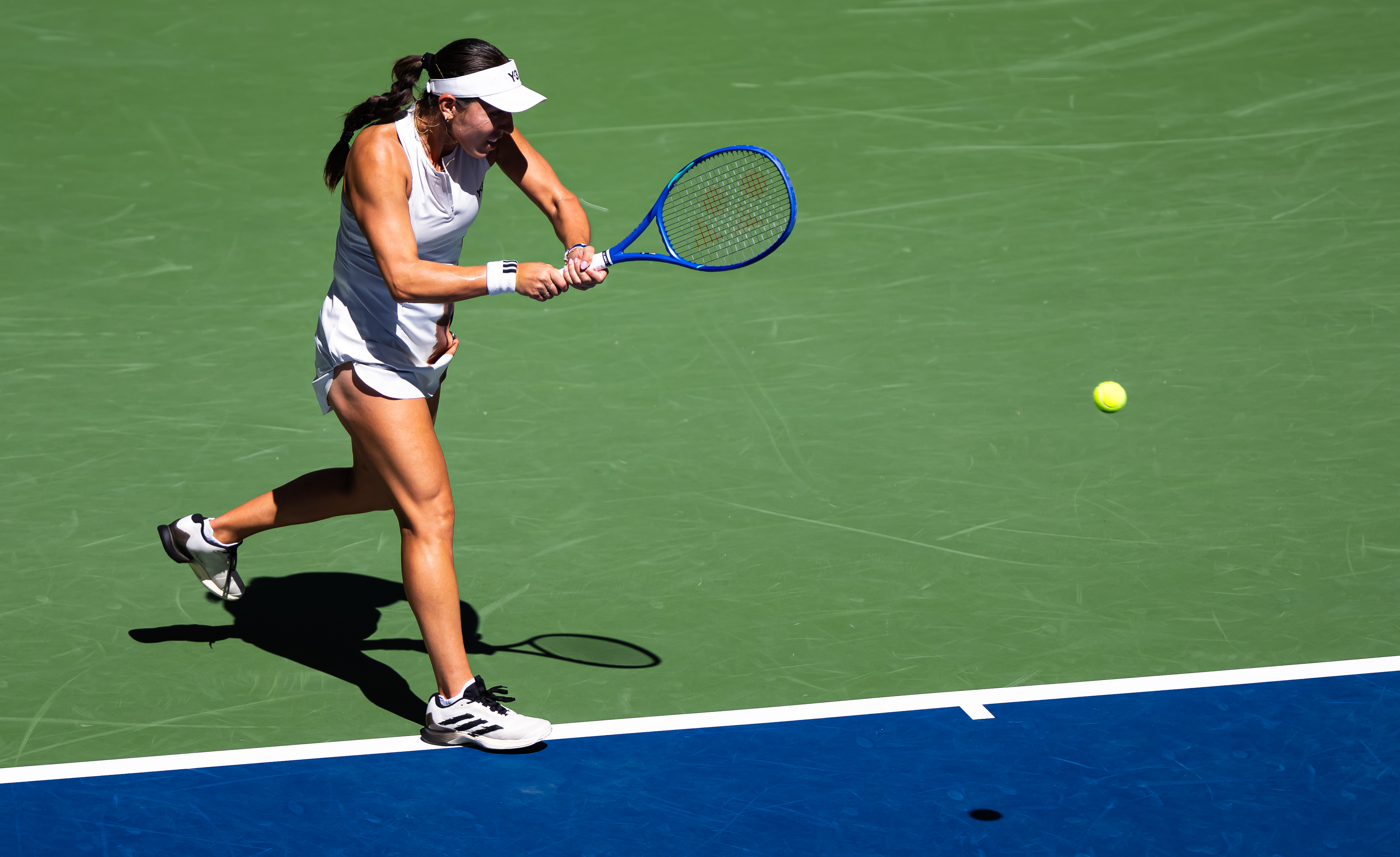 Vondrousova Battles Sabalenka in Thrilling US Open Quarterfinals