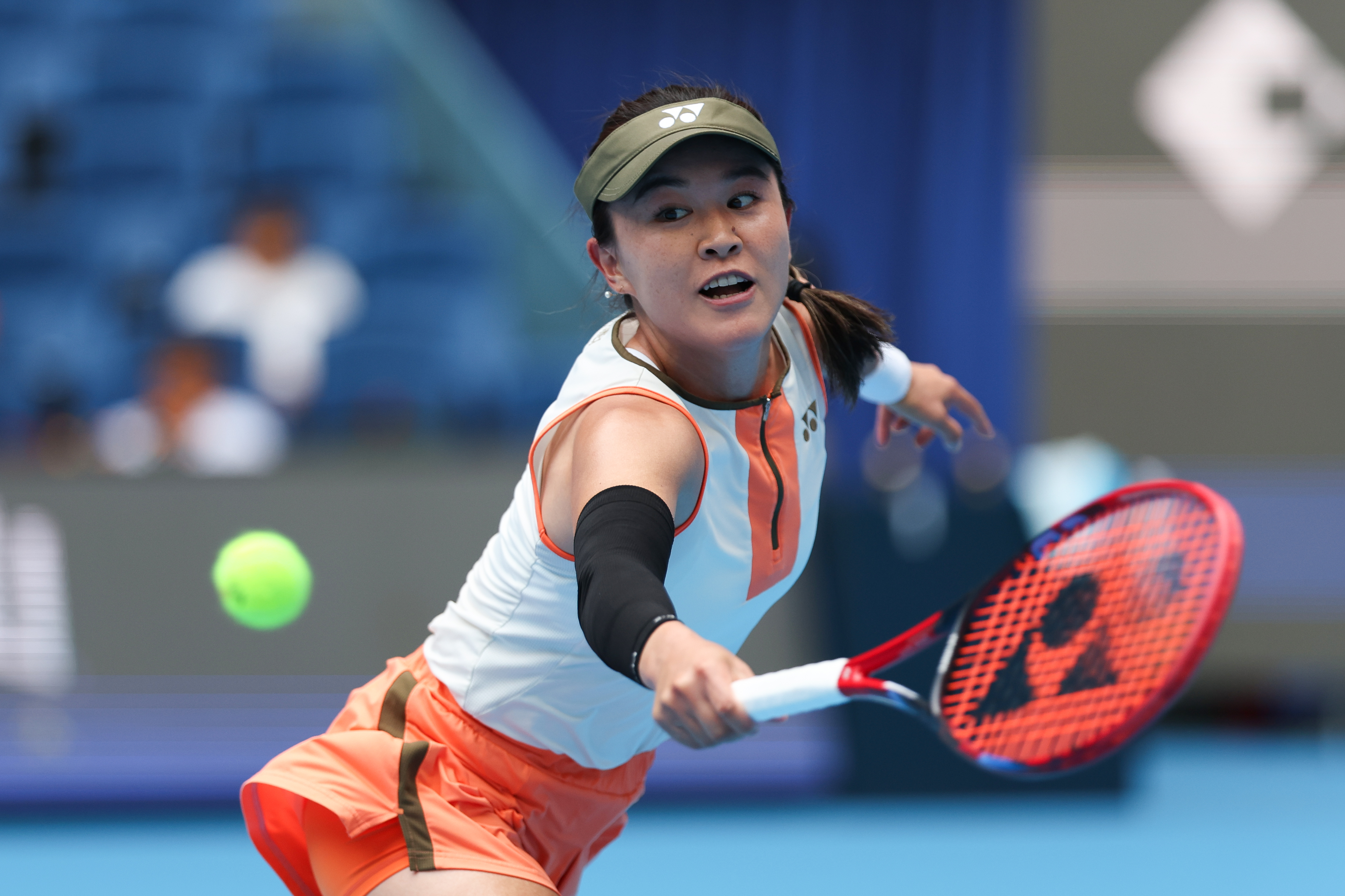 Zhu Lin's notebook steadies her comeback fire