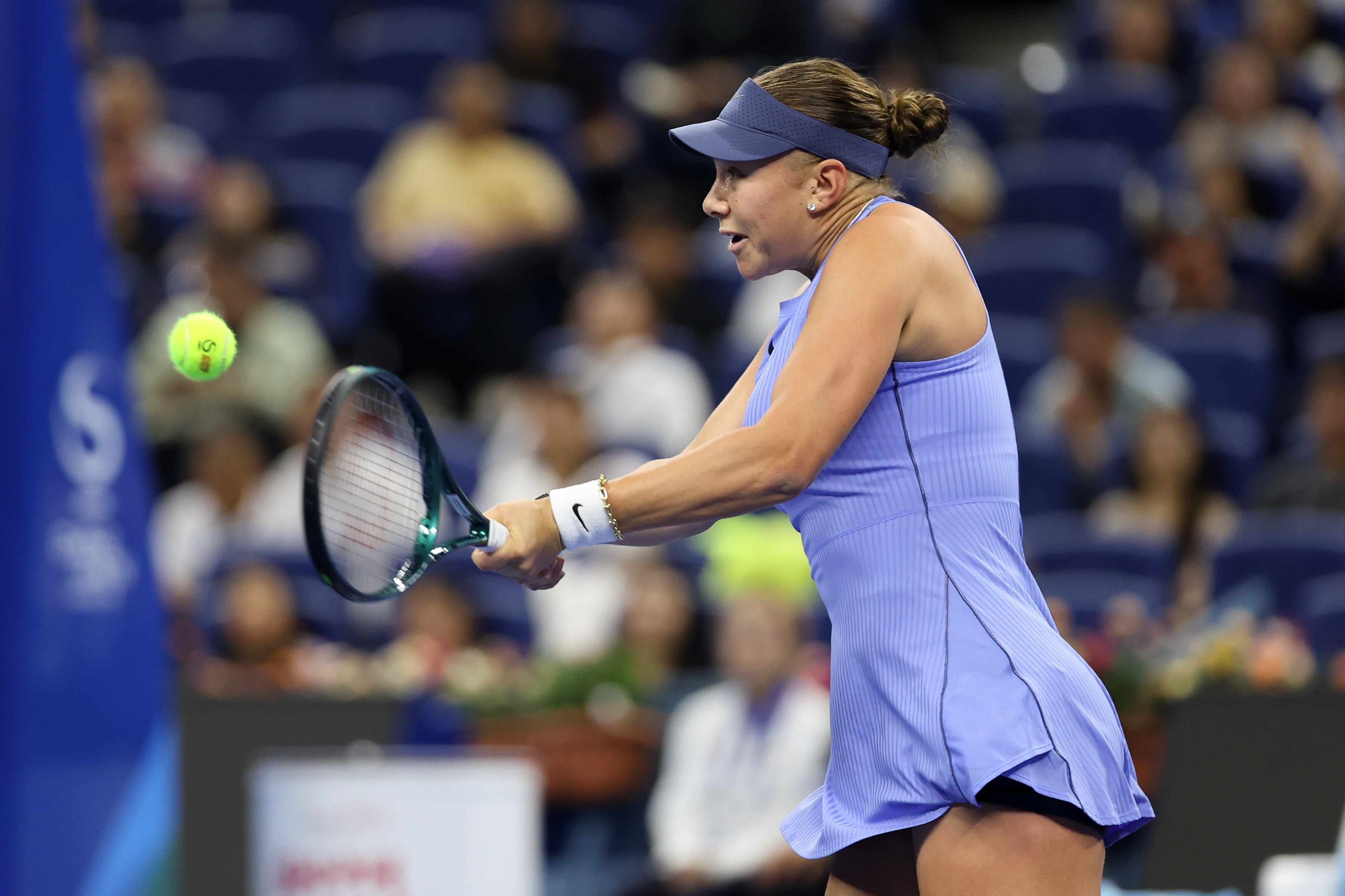 Anisimova ignites comeback to advance in Beijing