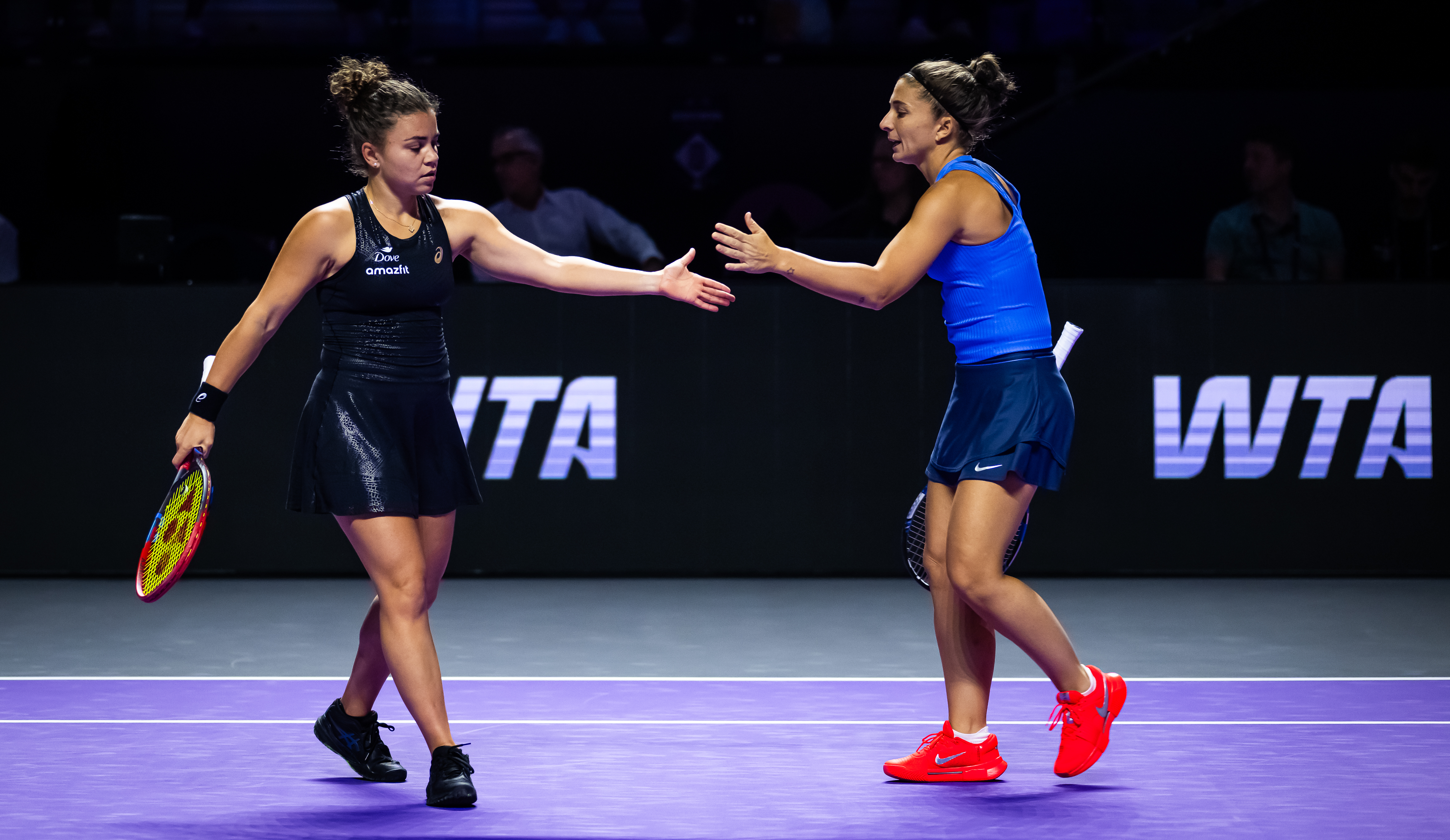 Errani and Paolini surge into WTA Finals with bold tactics