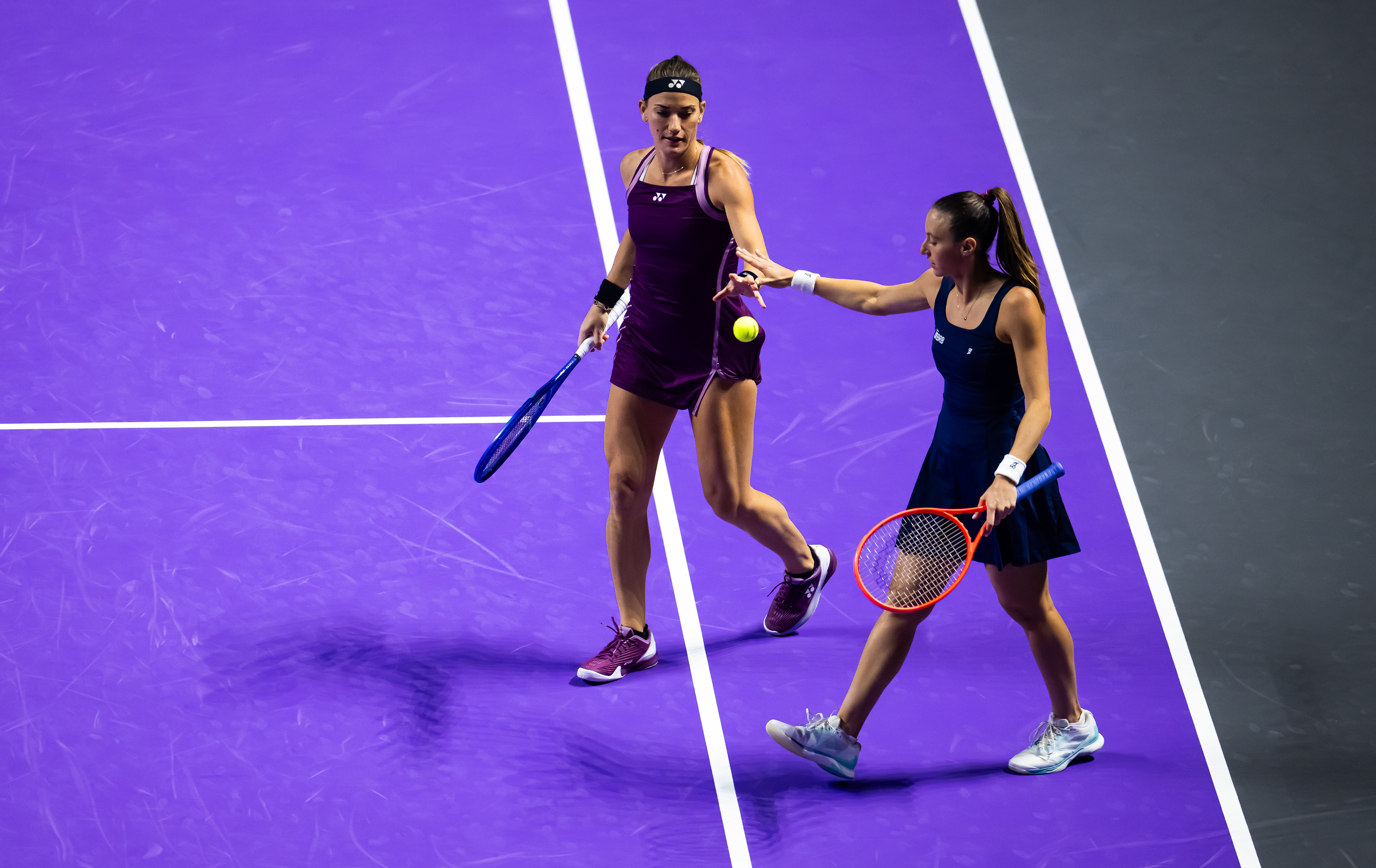 Babos and Stefani rally past defending champions in Riyadh