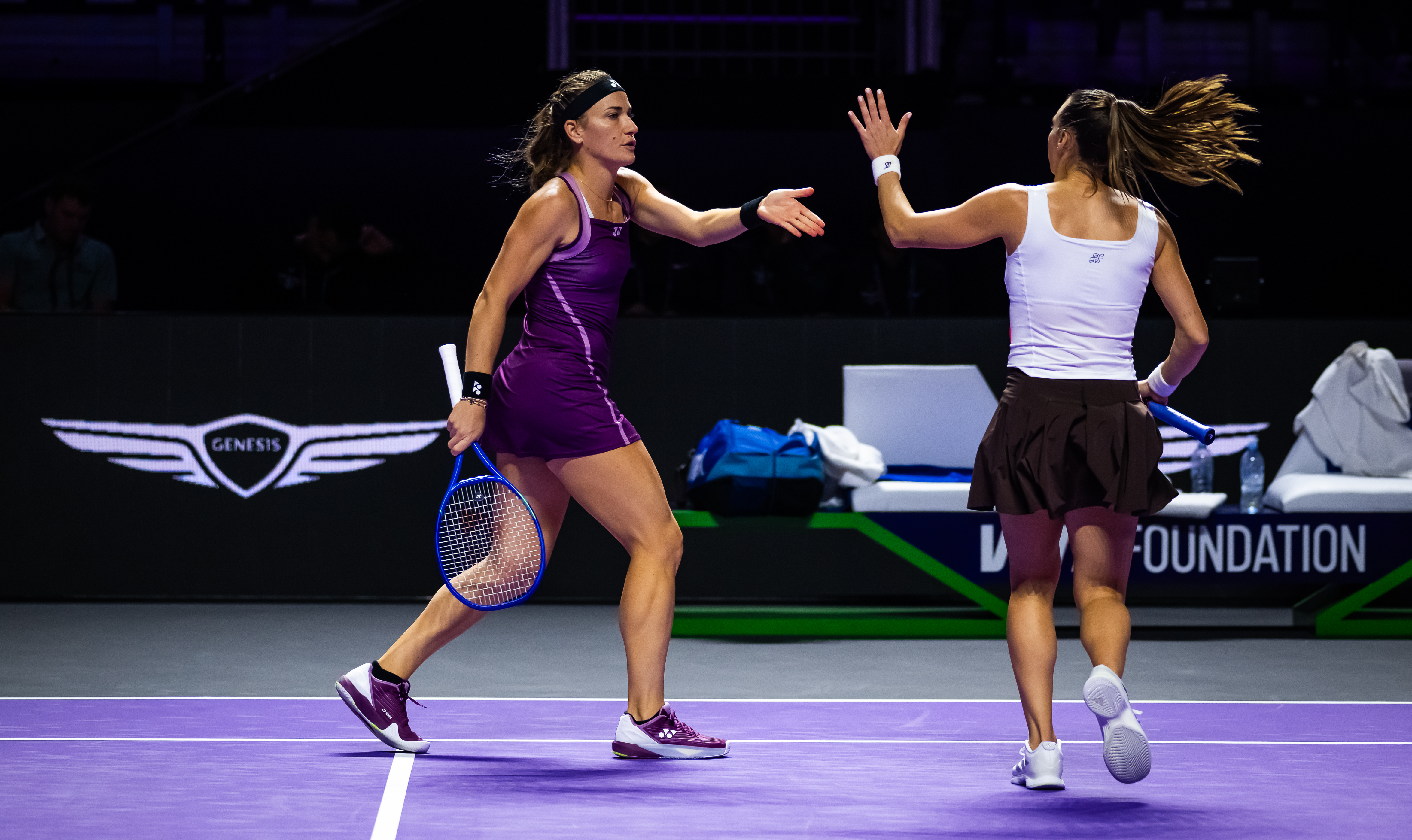 希咲エマ（HARUKI、加藤はる希） 加納綾子】巨乳妻の衝動的な変容：エマと綾子の官能的アナル体験