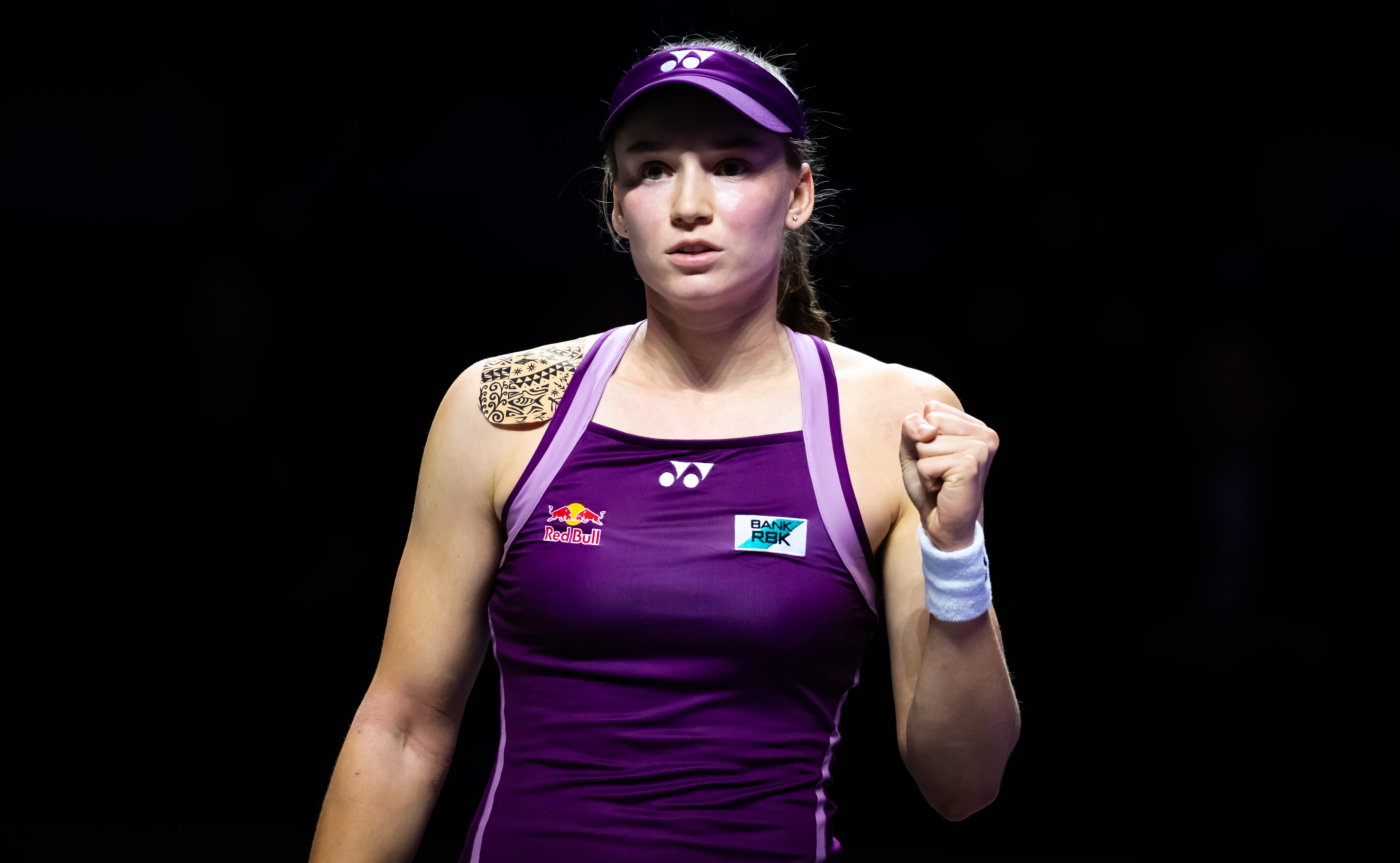 Rybakina turns pressure into WTA Finals glory