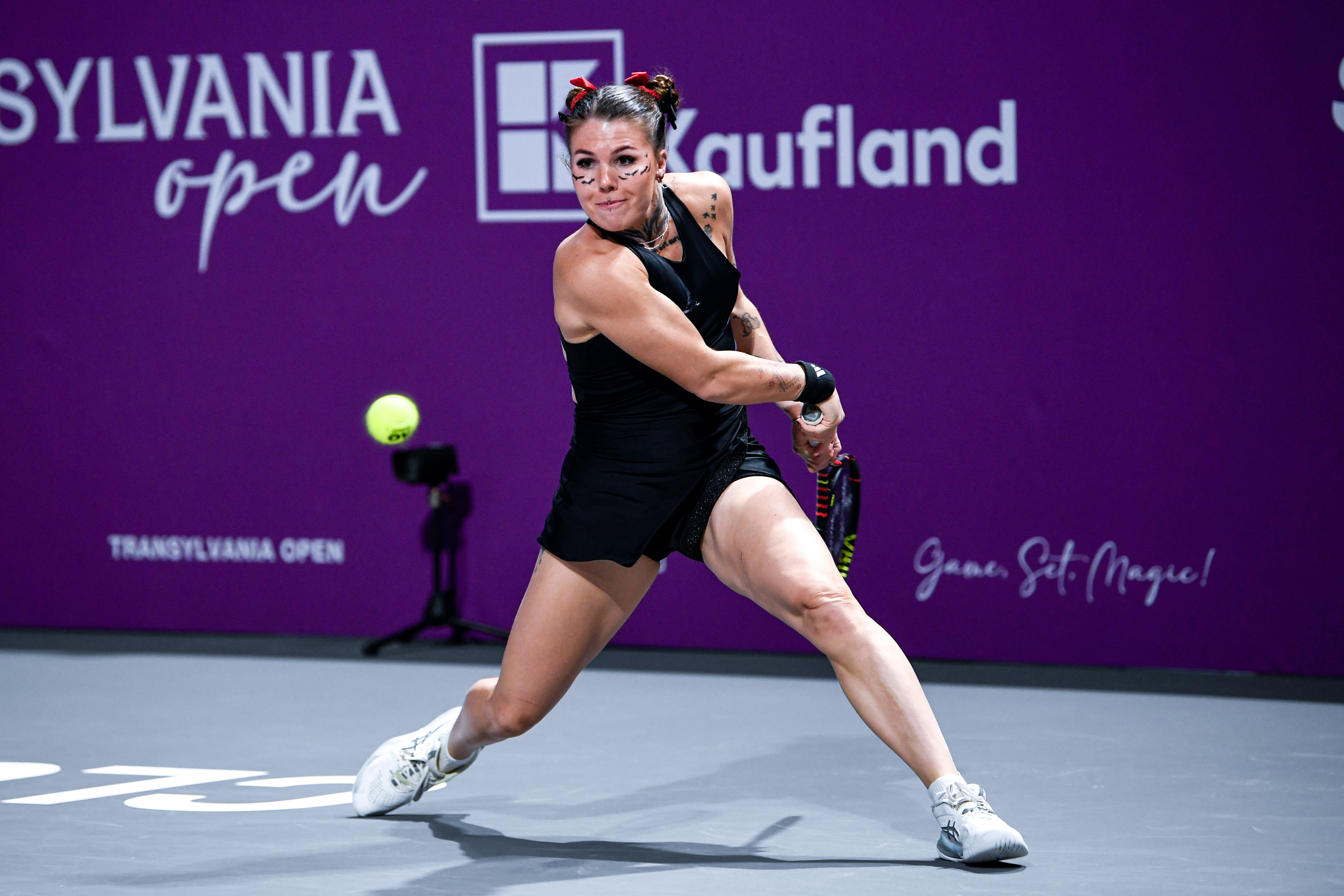 Oliynykova turns blackout peril into breakthrough win