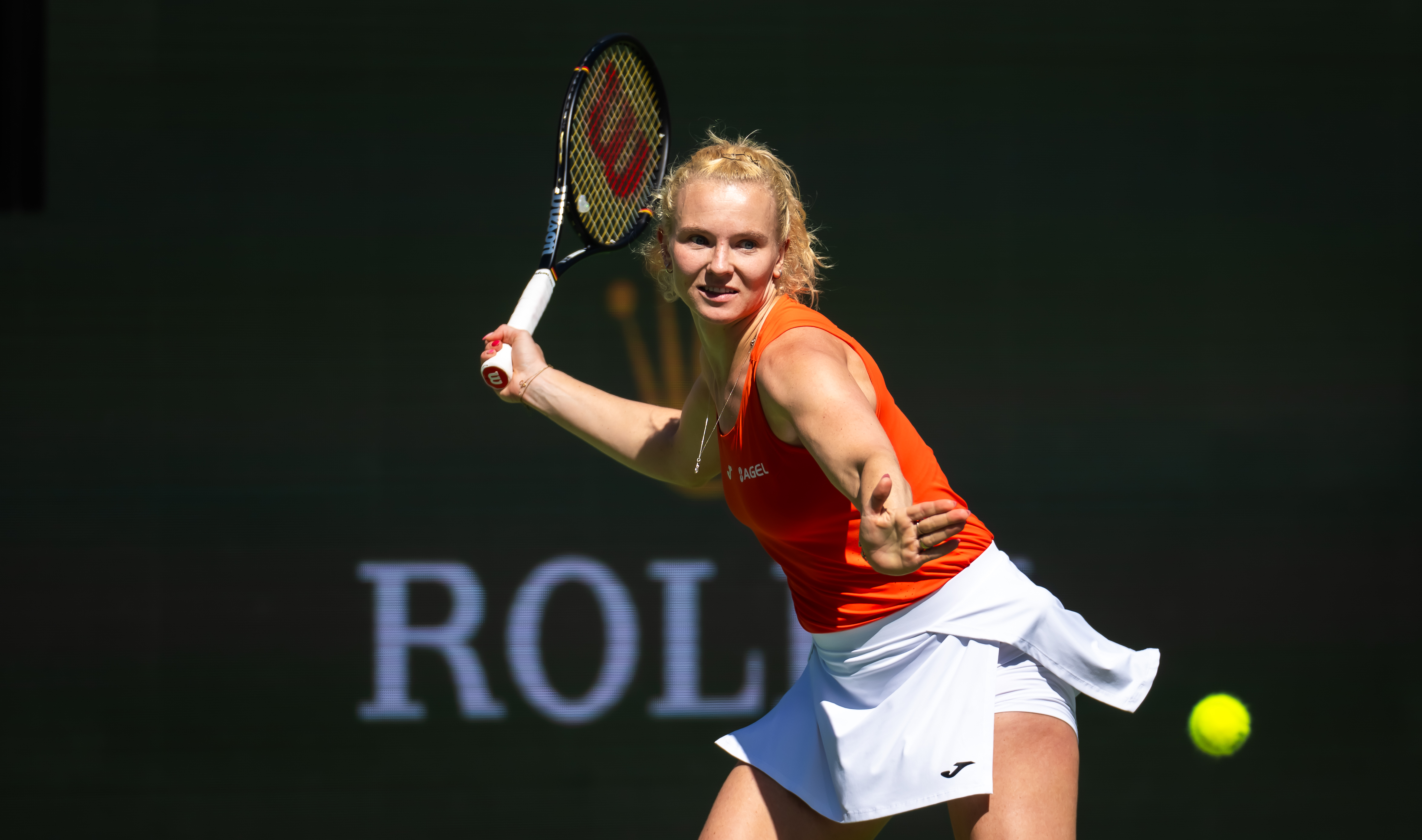 Lush Siniakova Upsets Defending Champion Andreeva In Indian Wells Thriller Photo in 4K