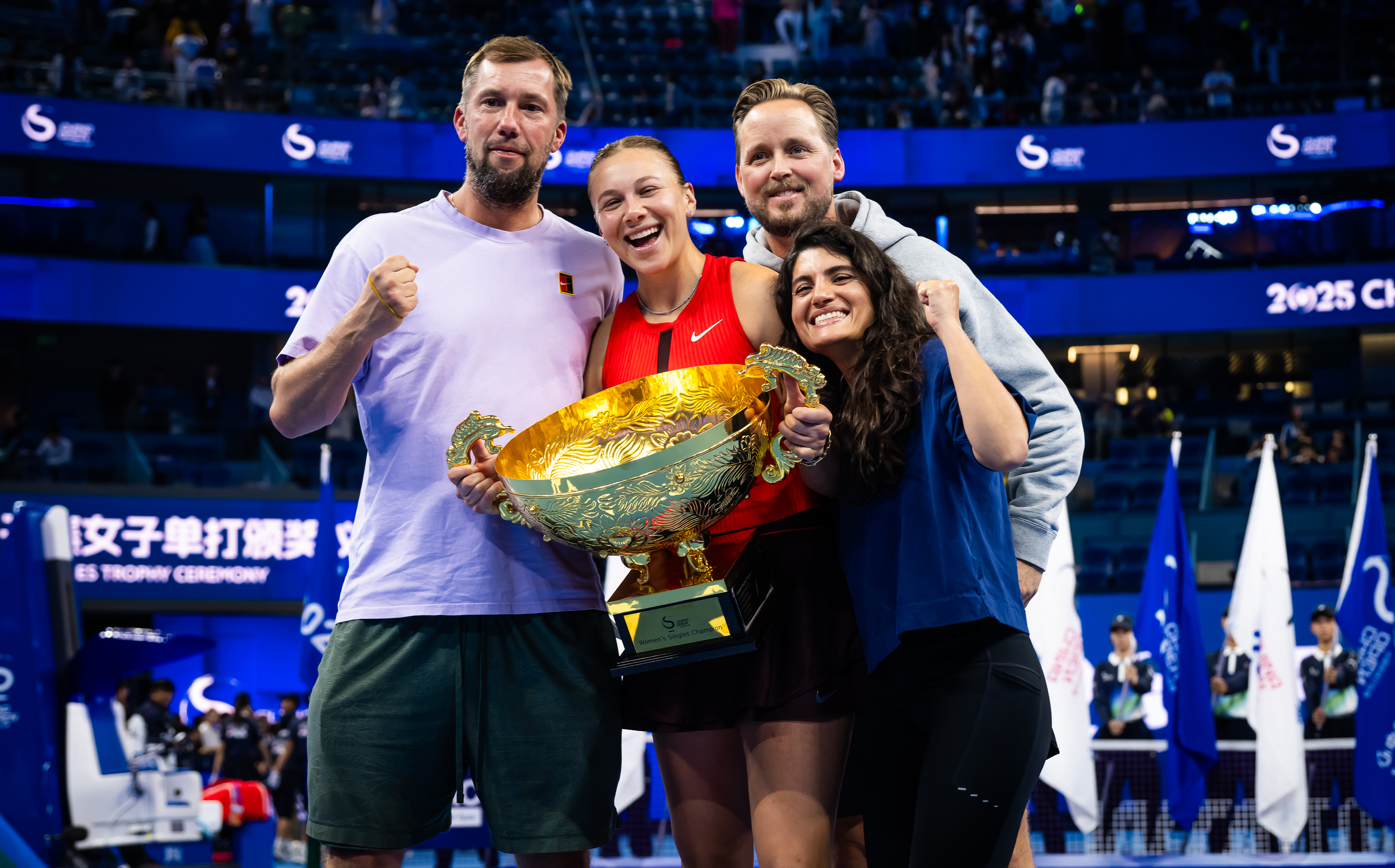 Amanda Anisimova Chia Tay HLV Vleeshouwers: Hành Trình Đỉnh Cao Kết Thúc