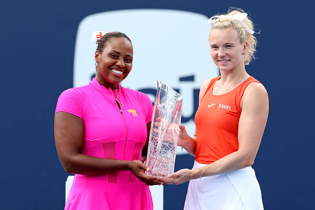 Siniakova và Townsend Hoàn Thành Giấc Mơ Sunshine Double Tại Miami