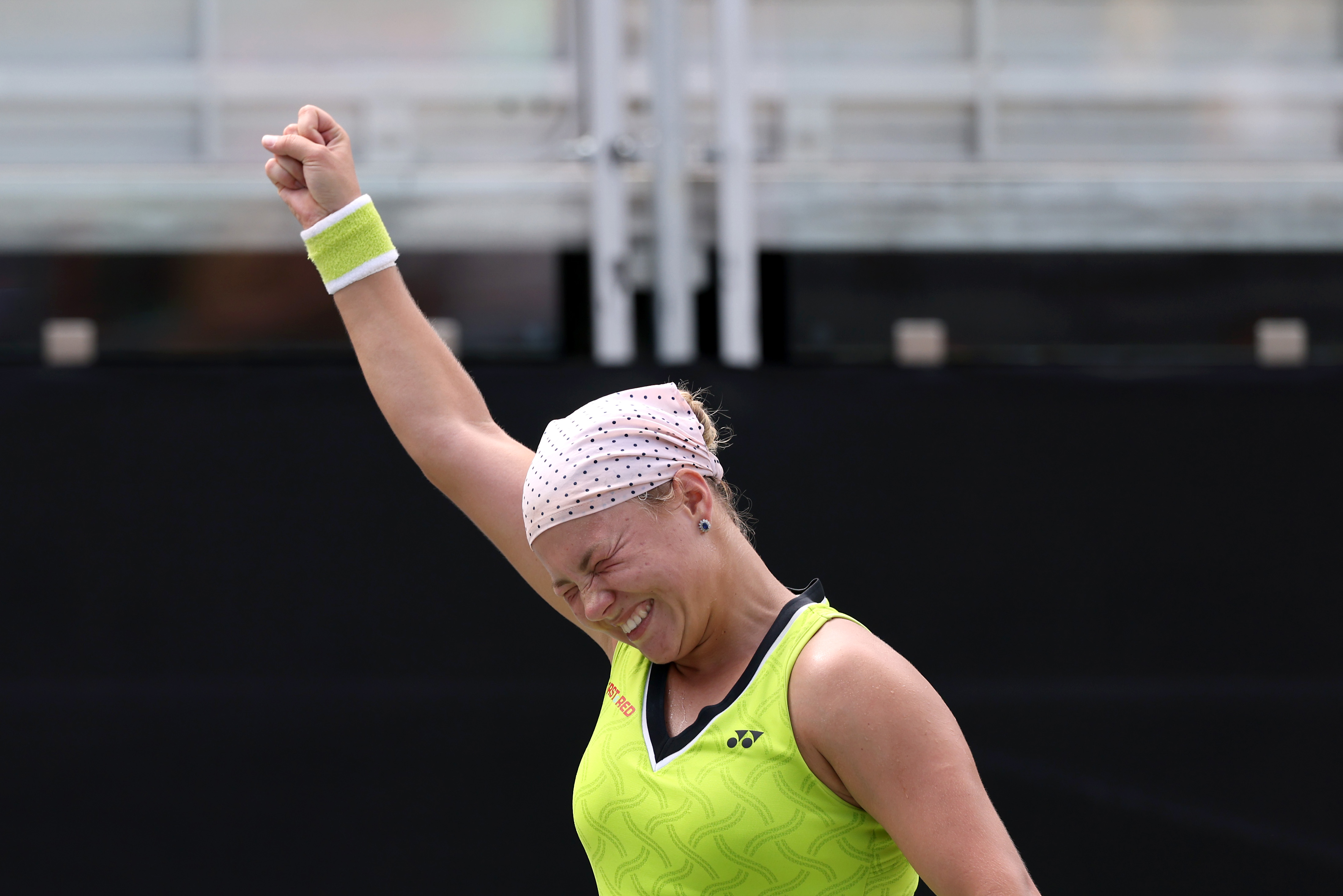 Top 5 Pha Bóng Đỉnh Cao Tuần Này: Diana Shnaider Tỏa Sáng, Fan Hâm Mộ Bình Chọn Ngay!