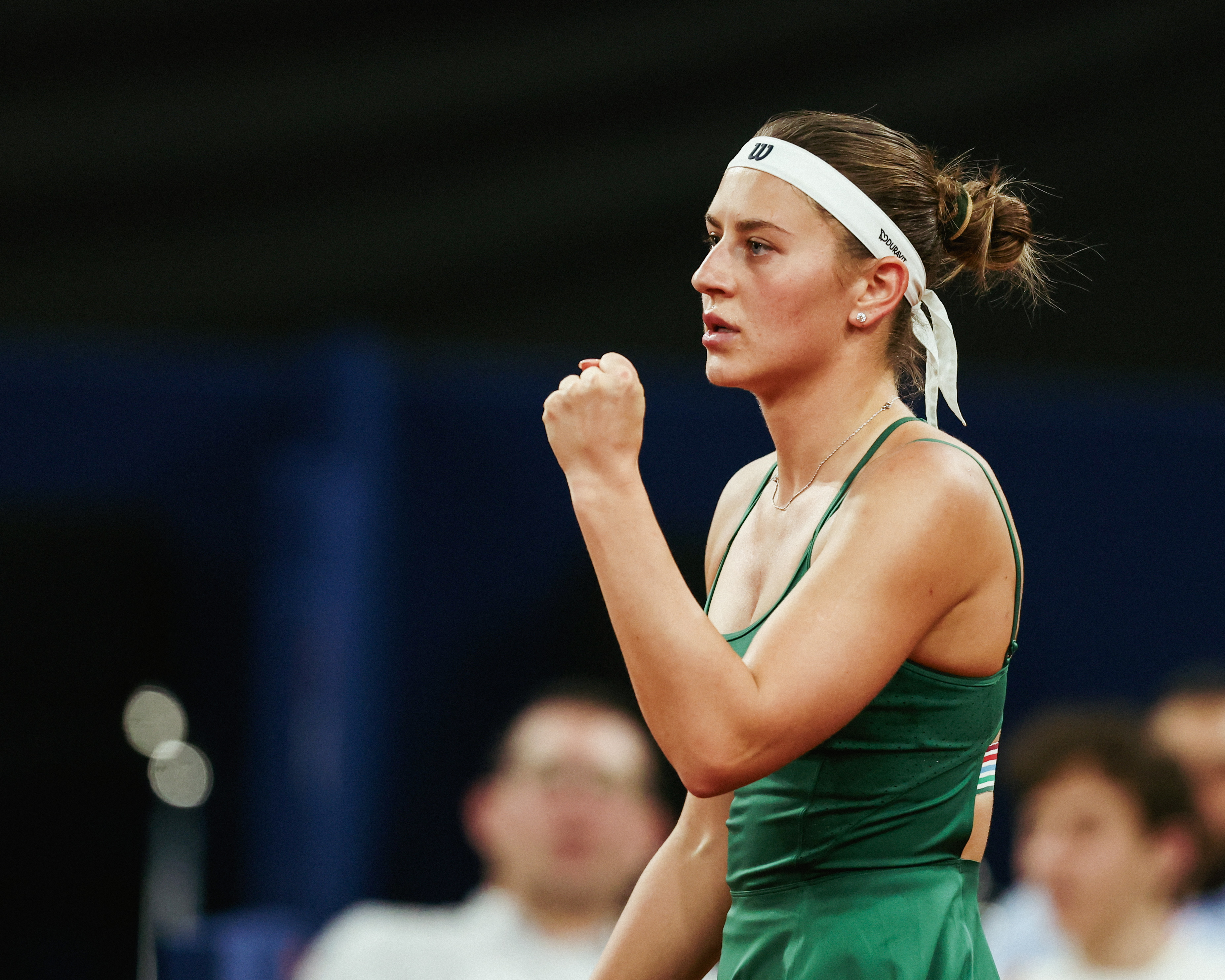 Cảm hứng từ Svitolina: Marta Kostyuk lội ngược dòng ngoạn mục tại Rouen