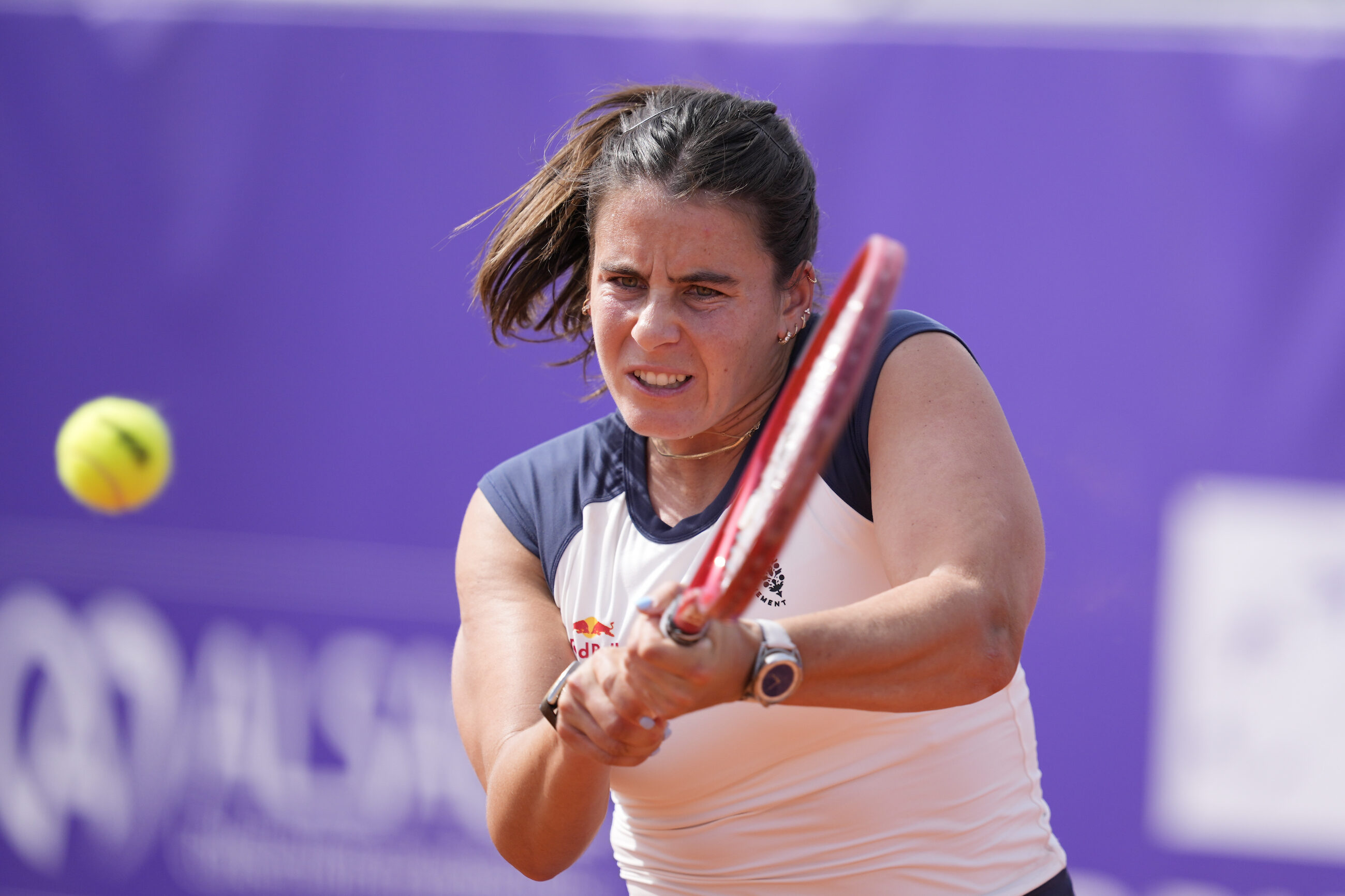 Navarro posts first win over Zhang to reach Strasbourg semi-finals