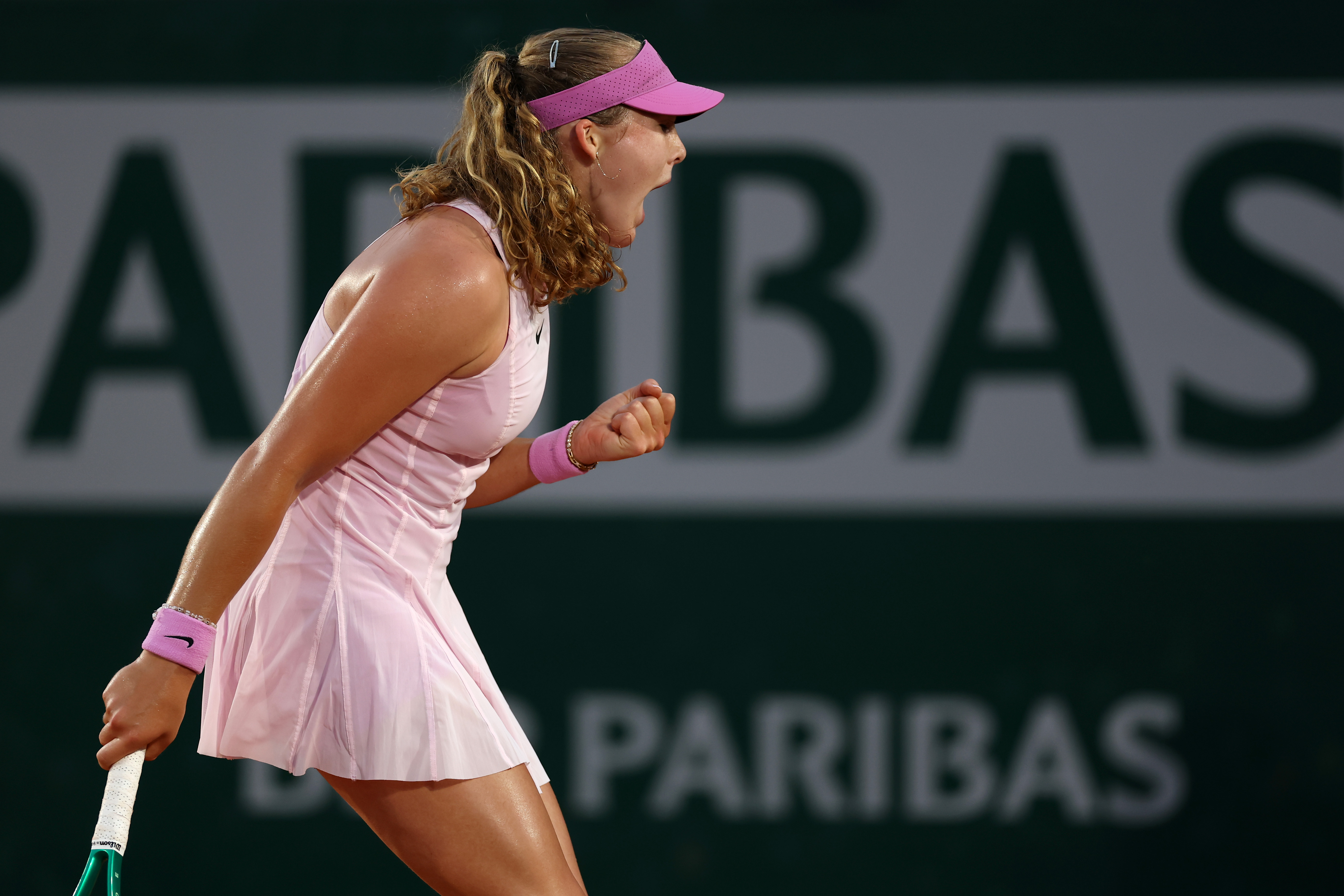Andreeva switches mindset to overcome early Paris deficit