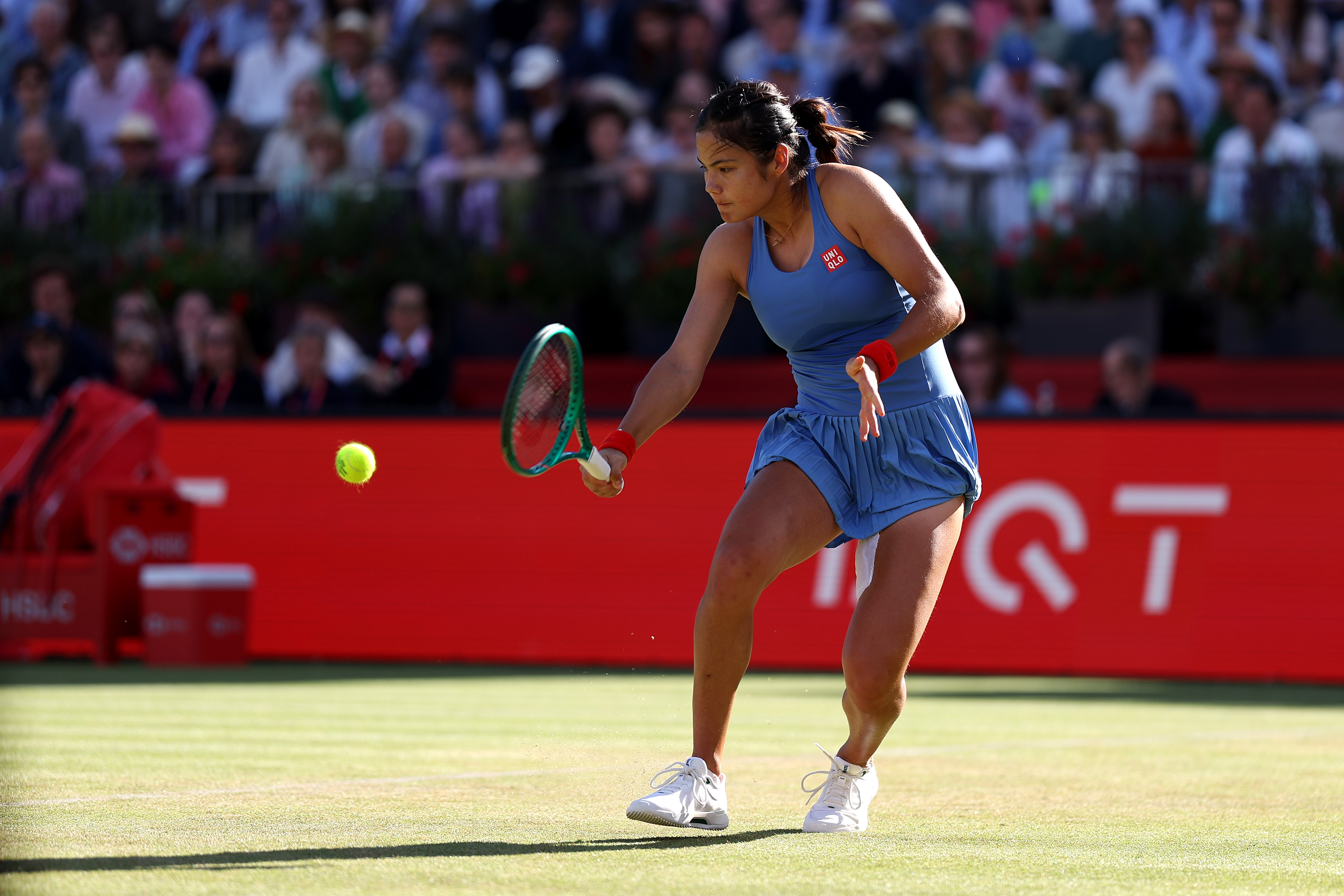 Raducanu Reaches Queen’s Final to Face Vekic