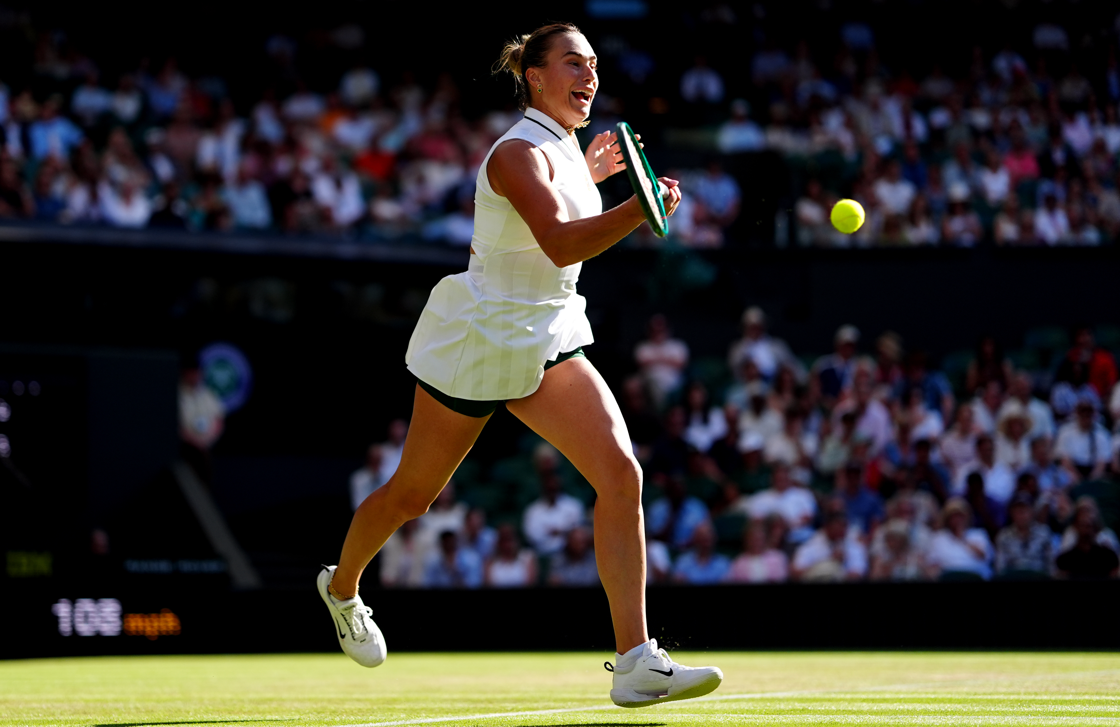 Sabalenka holds firm to reach Wimbledon last 16
