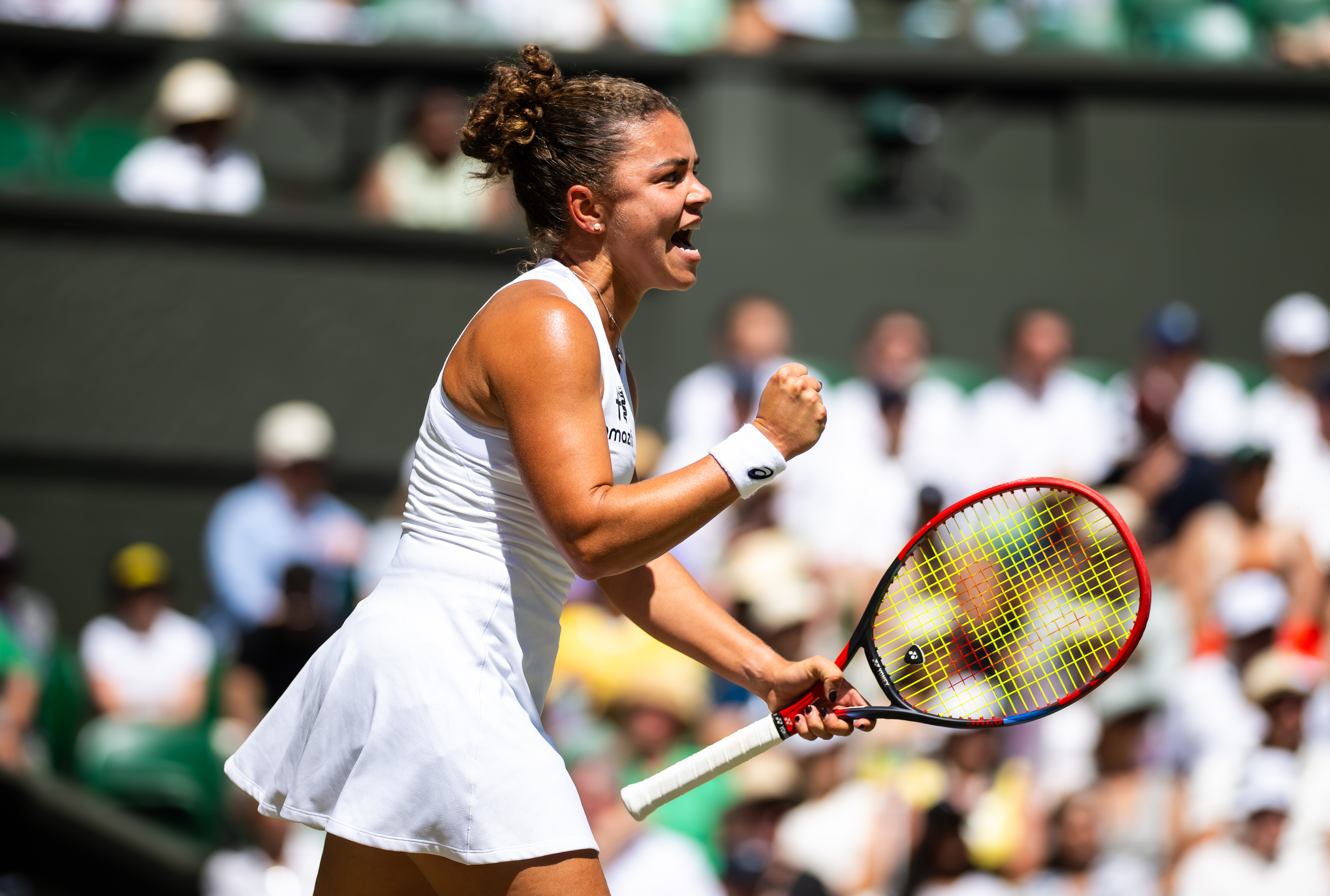 Paolini outlasts Eala to reach second Wimbledon quarterfinal, will face Kostyuk