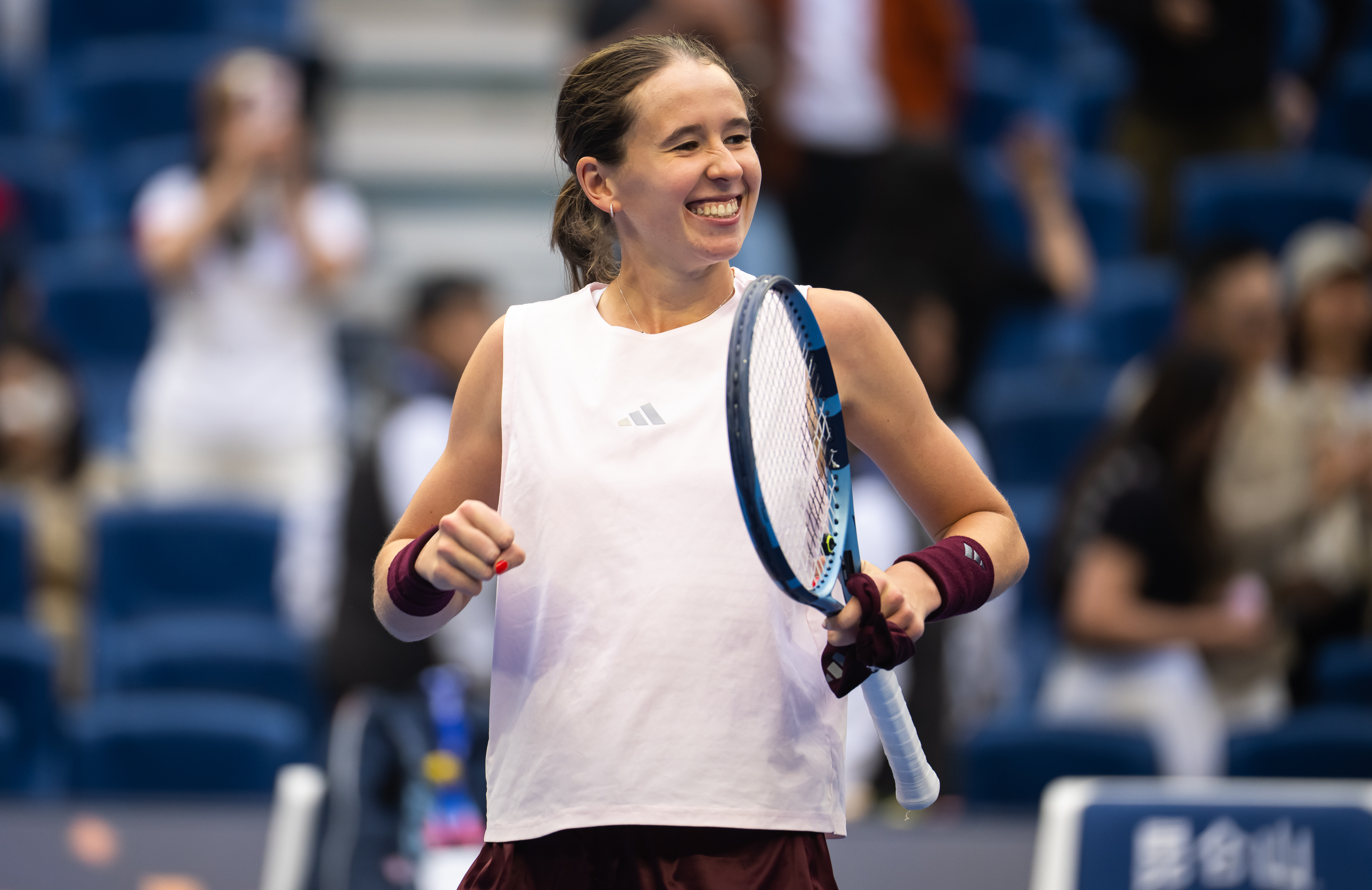 Zheng, Andreeva, Mertens and Bartunkova reach Beijing semifinals